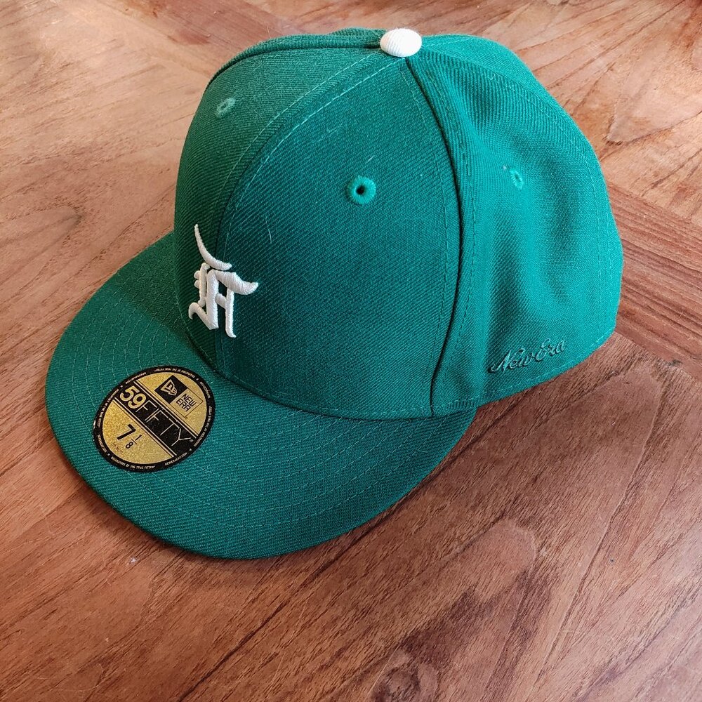 FEAR OF GOD x New Era x MLB FOG ESSENTIALS Fitted Cap 5950 Kelly Green 7 1/8 Hat